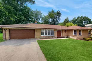 4213 E Wonder Lake Rd, Wonder Lake, IL 60097 - Photo 1