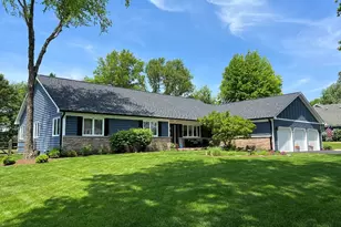 8N002 Cloverfield Dr, Saint Charles, IL 60175 - Photo 1