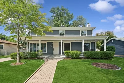 636 N Greenview Avenue, Mundelein, IL 60060 - Photo 1