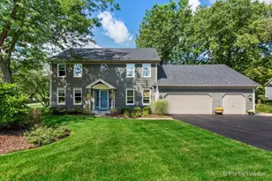 7N840 Cloverfield Cir, Saint Charles, IL 60175 - Photo 1