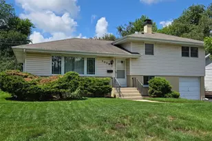 102 N Erie St, Wheaton, IL 60187 - Photo 1