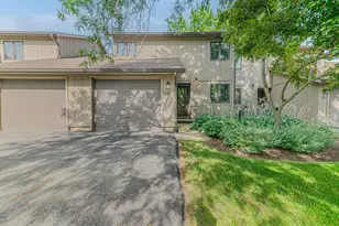 928 Stratford Ct, Grayslake, IL 60030 - Photo 1