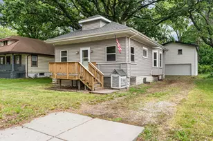 909 Woods Ave, Joliet, IL 60436 - Photo 1