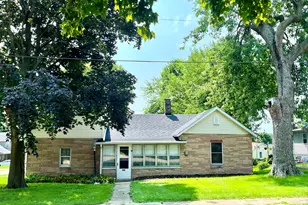 2404 1st St, Peru, IL 61354 - Photo 1
