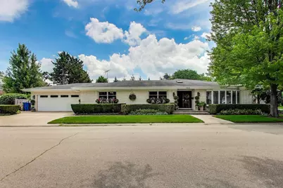 6835 N Waukesha Avenue, Chicago, IL 60646 - Photo 1