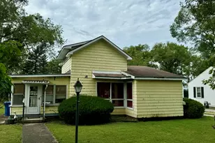 313 N Clinton St, Dwight, IL 60420 - Photo 1