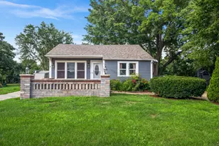 121 W Lester St, West Chicago, IL 60185 - Photo 1