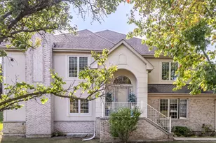 1 Beaconsfield Ct, Lincolnshire, IL 60069 - Photo 1