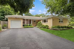 327 W Rockland Rd, Libertyville, IL 60048 - Photo 1