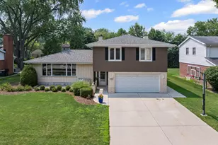 516 S Patton Ave, Arlington Heights, IL 60005 - Photo 1