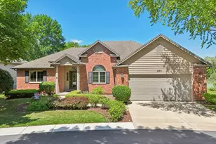 280 Presidential Ln, Elgin, IL 60123 - Photo 1