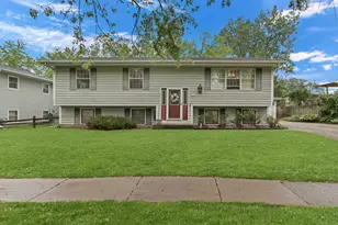 409 Green View Dr, Park City, IL 60085 - Photo 1