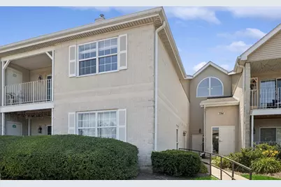 794 N Gary Avenue #104, Carol Stream, IL 60188 - Photo 1