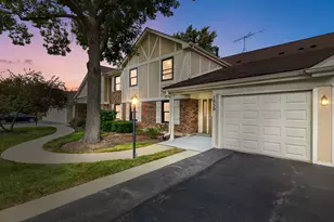 1050 Southbury Ln, Wheeling, IL 60090 - Photo 1