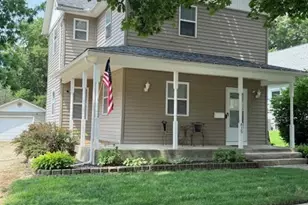 615 N Jefferson Ave, Dixon, IL 61021 - Photo 1