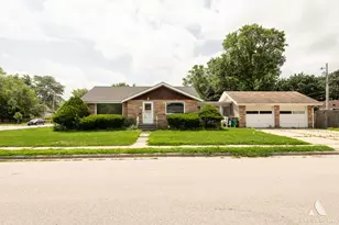 851 Washburn St, Elgin, IL 60123 - Photo 1