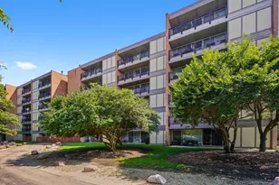 6000 Oakwood Dr, Lisle, IL 60532 - Photo 1