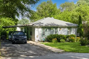 9841 S 82nd Ave, Palos Hills, IL 60465 - Photo 1