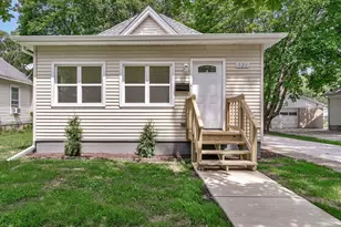 721 W South St, Pontiac, IL 61764 - Photo 1