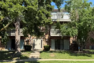 239 W Ct of Shorewood, Vernon Hills, IL 60061 - Photo 1