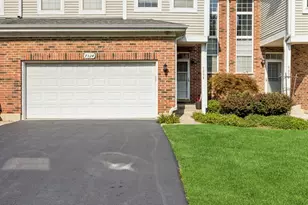 7324 Chestnut Hills Dr, Burr Ridge, IL 60527 - Photo 1