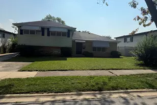 713 N Craig Pl, Addison, IL 60101 - Photo 1