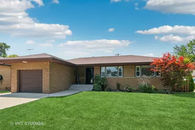 7336 N Tripp Avenue, Lincolnwood, IL 60712 - Photo 1