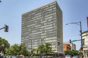 444 W Fullerton Pkwy, Chicago, IL 60614 - Photo 1