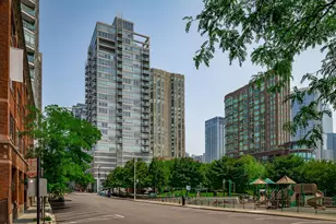 653 N Kingsbury St, Chicago, IL 60654 - Photo 1