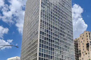 2400 N Lakeview Ave, Chicago, IL 60614 - Photo 1