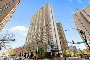 6033 N Sheridan Rd, Chicago, IL 60660 - Photo 1