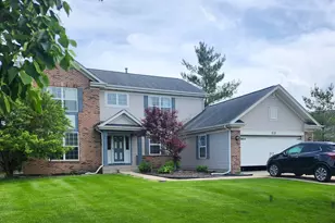 818 N Edgewater Ln, Shorewood, IL 60404 - Photo 1