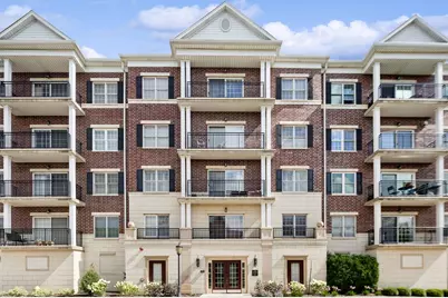 434 McDaniels Circle #304, Clarendon Hills, IL 60514 - Photo 1