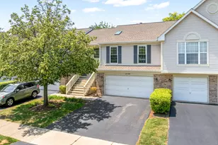 2736 S Embers Ln, Arlington Heights, IL 60005 - Photo 1