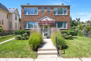 10640 S Walden Pkwy, Chicago, IL 60643 - Photo 1