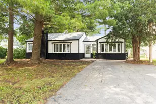 5215 N Pleasant View Dr, McHenry, IL 60051 - Photo 1