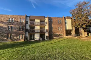 2263 Country Club Dr, Woodridge, IL 60517 - Photo 1