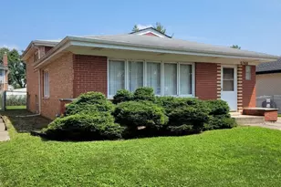 5748 W 89th Pl, Oak Lawn, IL 60453 - Photo 1