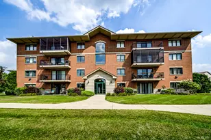 6840 W Winding Trail, Oak Forest, IL 60452 - Photo 1