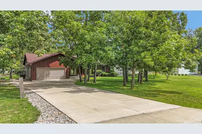 110 Cayuga Lane, Loda, IL 60948 - Photo 1