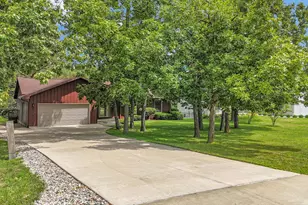 110 Cayuga Ln, Loda, IL 60948 - Photo 1