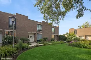 14 Birch Tree Ct, Elmhurst, IL 60126 - Photo 1