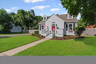 308 S Slusser St, Grayslake, IL 60030 - Photo 1