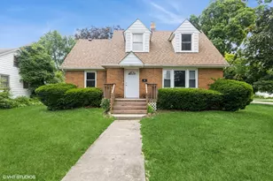 902 Bunker St, Woodstock, IL 60098 - Photo 1