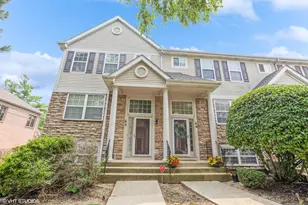 60 E Emma Ct, Palatine, IL 60067 - Photo 1