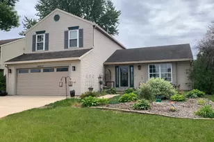 30W071 Kensington Dr, Warrenville, IL 60555 - Photo 1