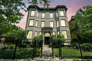 1420 W Belle Plaine Ave, Chicago, IL 60613 - Photo 1