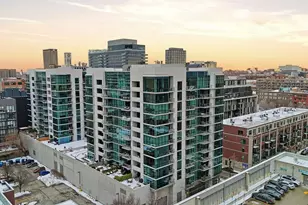 123 S Green St, Chicago, IL 60607 - Photo 1