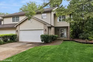 1031 Claremont Dr, Downers Grove, IL 60516 - Photo 1