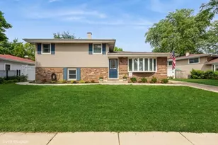 610 Bryn Mawr Ave, Bartlett, IL 60103 - Photo 1